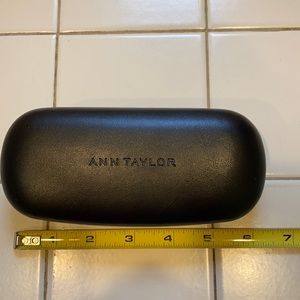 Ann Taylor glasses case in great condition